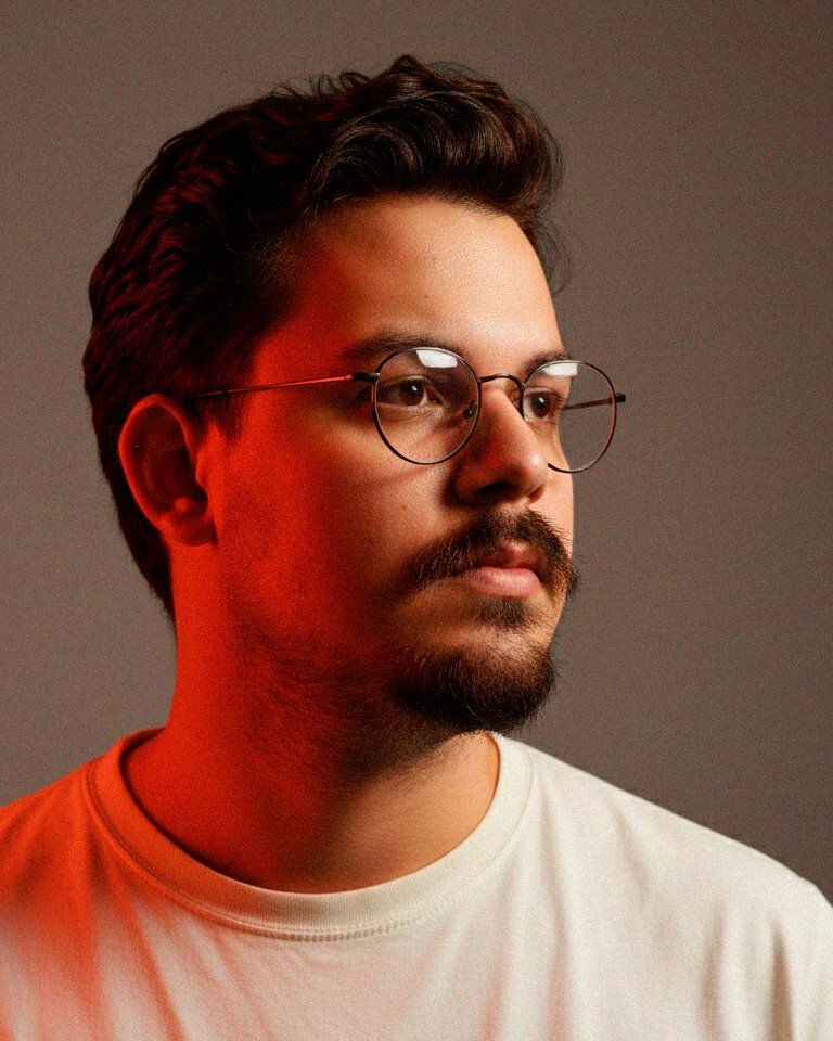 Retrato de Léo Miranda